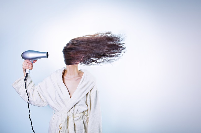 how to tame frizzy hair